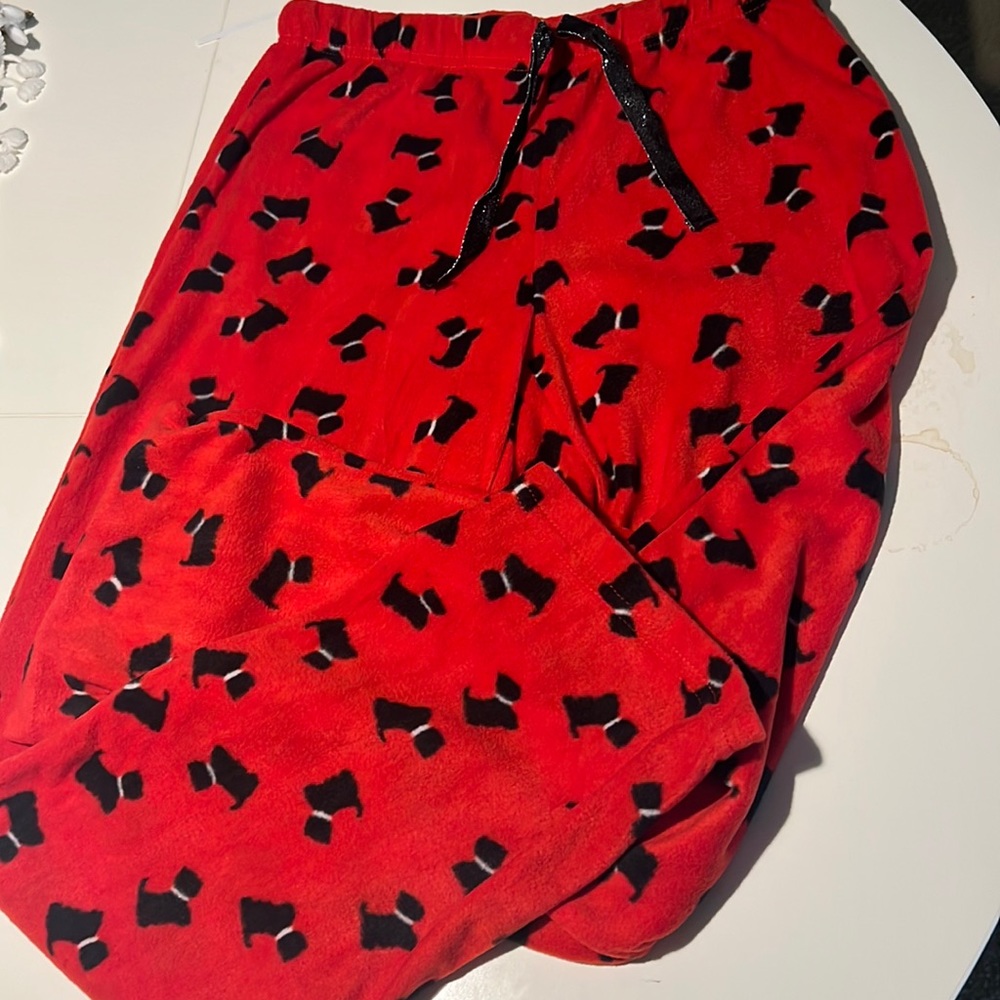 Brand new Rene rofe sleepwear size: m perfect pjs for Christmas